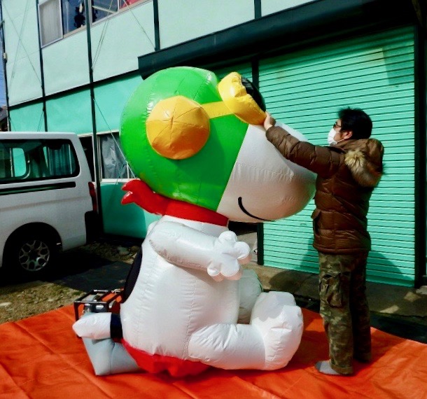 スヌーピー・フライングエースのエアフィギュア（東京）