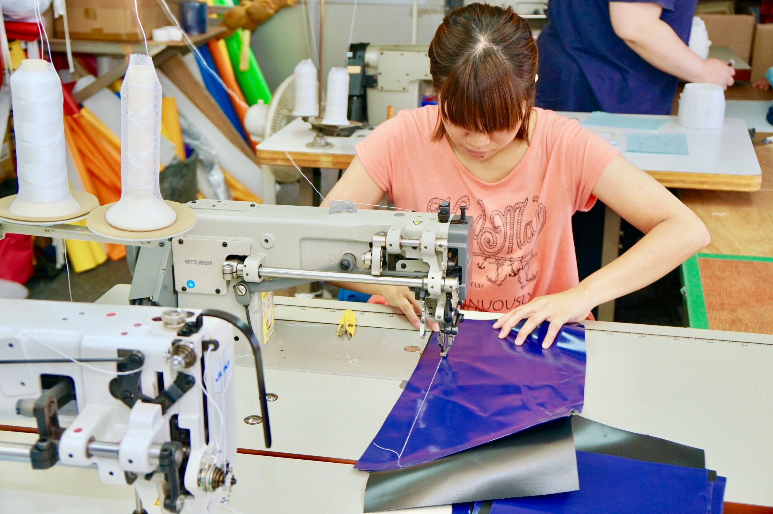 国内自社工房で製作される国産ふわふわ遊具