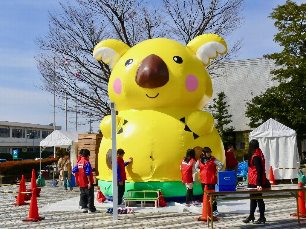 札幌 イベント用 ふわふわ遊具 黄色いコアラ